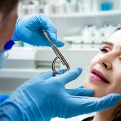 Are cheek retractors painful?
